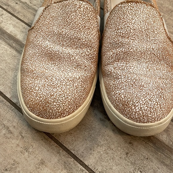 Vince Camuto distressed slides size 6 - Picture 5 of 8